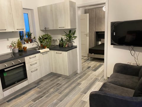 TV and multimedia, Kitchen or kitchenette, Living room