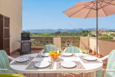 BBQ facilities, Balcony/Terrace, Mountain view