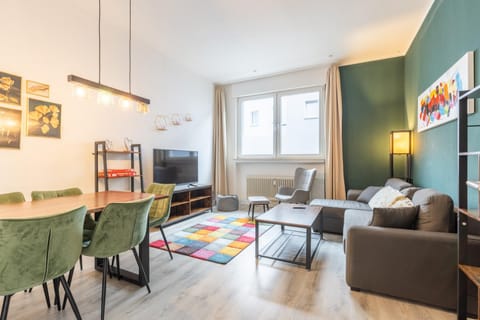 TV and multimedia, View (from property/room), Living room, Seating area, Family
