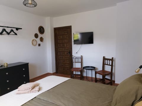 Bed, TV and multimedia, Bedroom, wardrobe