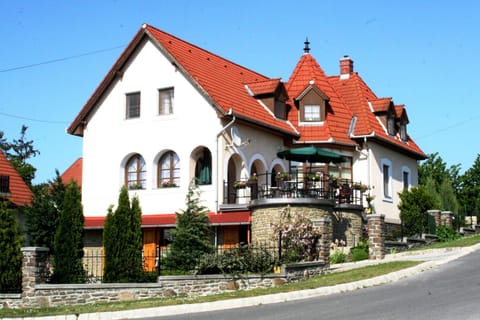 Facade/entrance, Garden