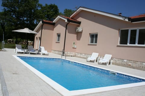 Property building, Pool view, Swimming pool, sunbed