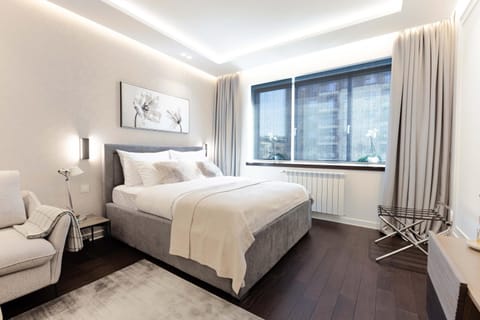 Bed, View (from property/room), View (from property/room), Photo of the whole room, Bedroom, City view, City view