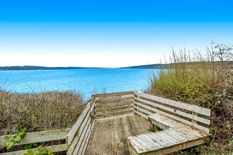 Eastside Beachside Greenbank Getaway House in Greenbank