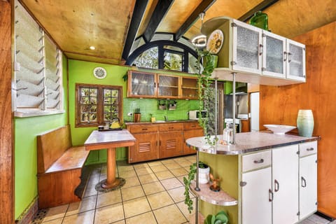 Dining area, kitchen