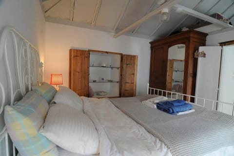 LOVELY QUIET HOUSE WITH GARDEN House in Spetses