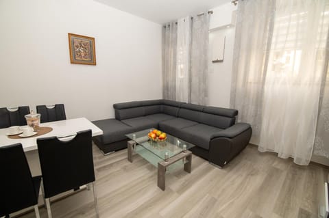 Junior Deluxe 2 Apartment in Merano