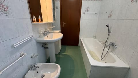 Toilet, Bathroom, Bath