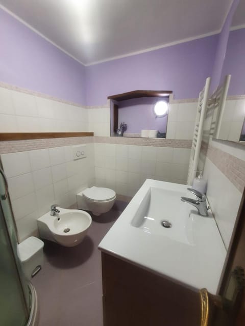 Sopra_lavia Stazione_La Spezia_Cinque Terre House in La Spezia