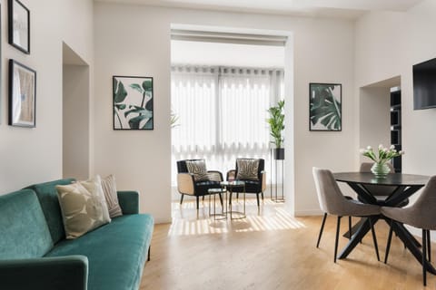 Lounge or bar, Seating area
