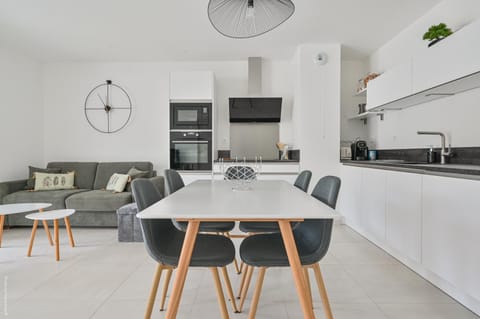 T4 NEUF - JARDIN-TERRASSE ET PISCINE – ACCÈS DIRECT PLAGES ET CENTRE VILLAGE – App C 12 Apartment in La Cadière-d'Azur