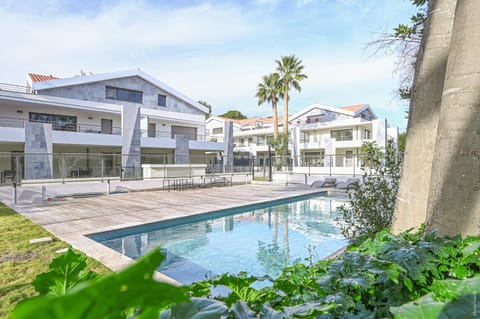 T4 NEUF - JARDIN-TERRASSE ET PISCINE – ACCÈS DIRECT PLAGES ET CENTRE VILLAGE – App C 12 Apartment in La Cadière-d'Azur