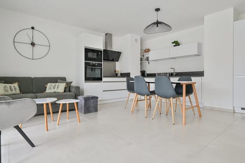 T4 NEUF - JARDIN-TERRASSE ET PISCINE – ACCÈS DIRECT PLAGES ET CENTRE VILLAGE – App C 12 Apartment in La Cadière-d'Azur