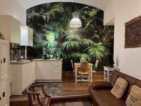 TV and multimedia, Kitchen or kitchenette, Living room, Seating area
