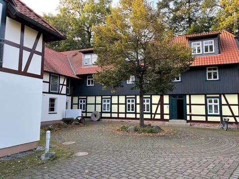 Property building, Patio, Facade/entrance
