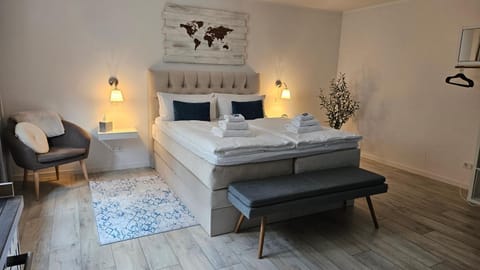 Bed, Living room, Bedroom