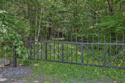 Haines Falls Getaway with Catskill Mtn Views! Apartment in Haines Falls