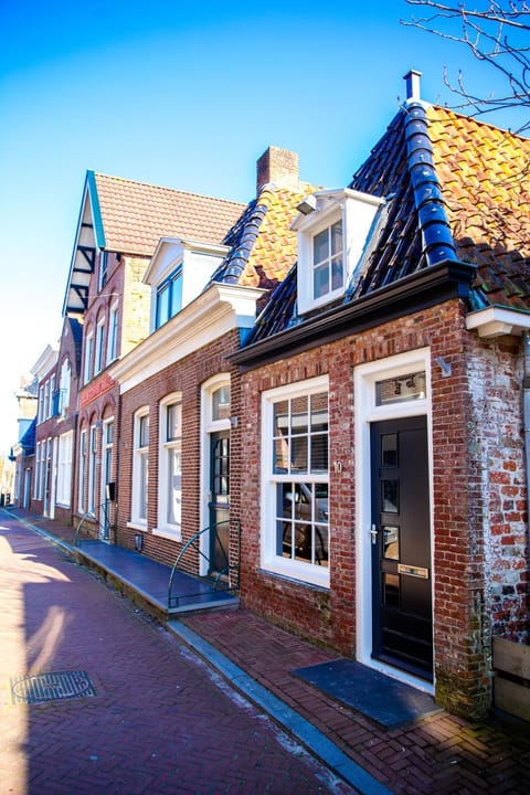 Property building, Facade/entrance, Neighbourhood