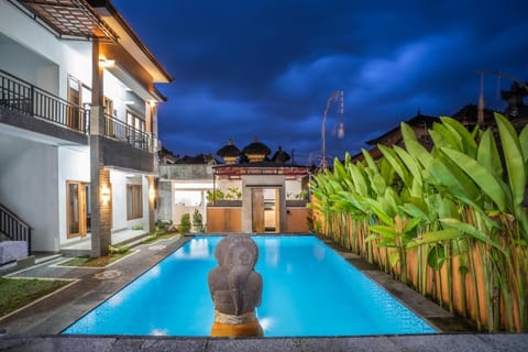 Swimming pool, Swimming pool