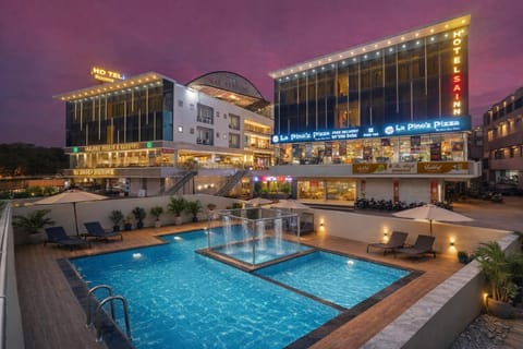 Property building, Swimming pool