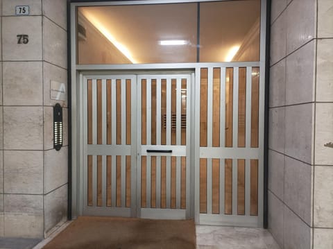 Property building, Facade/entrance, Internal: Not applicable to any particular room