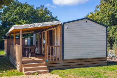 L'Oasis des Dombes Campground/ 
RV Resort in Auvergne-Rhône-Alpes