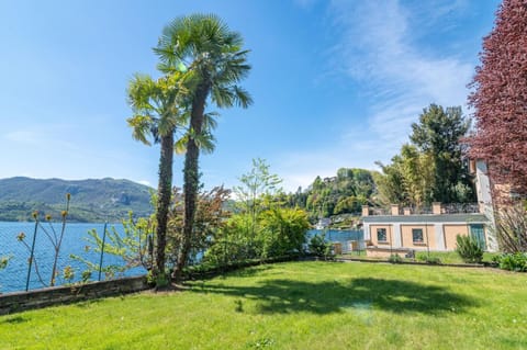 Villa Orta Apartment in Orta San Giulio