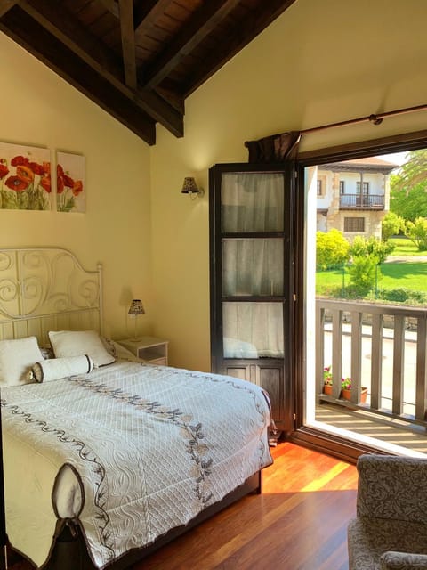 Bed, Balcony/Terrace, Bedroom