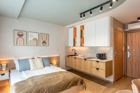 Bed, Kitchen or kitchenette