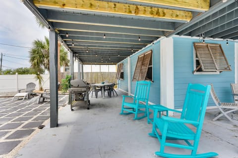 PCB Group Retreat with Deck, 1 Block to Beach! House in Sunnyside