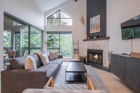 TV and multimedia, Living room, Seating area, flat iron