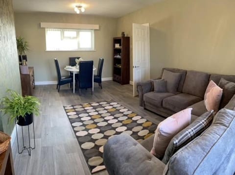 3 bedroom modern flat, sleeps 8, Mablethorpe, Linc Apartment in Mablethorpe