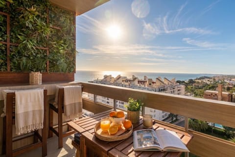 Day, Natural landscape, View (from property/room), Balcony/Terrace, City view, Sea view