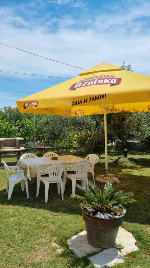 BBQ facilities, Garden