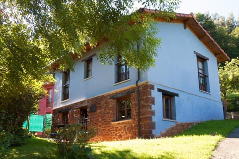 Facade/entrance, Off site