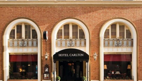 Property building, Facade/entrance, Day