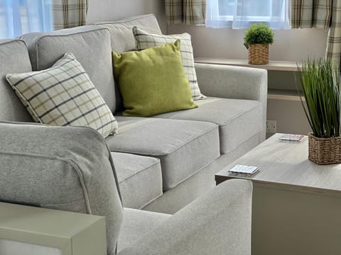 Summer Breeze @ Seven Bays, Padstow House in England