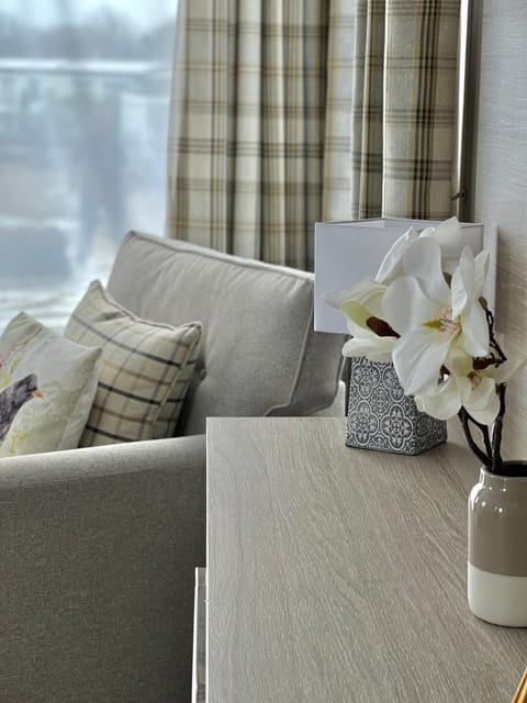 Summer Breeze @ Seven Bays, Padstow House in England