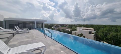Day, Balcony/Terrace, Pool view, Swimming pool, sunbed