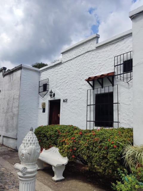 Facade/entrance, Off site