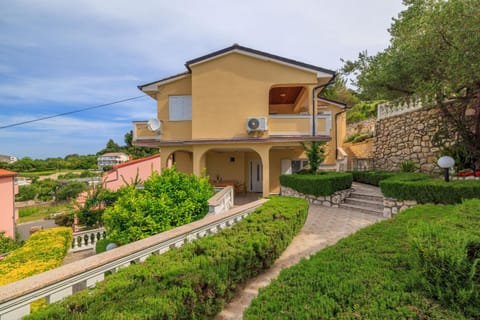 Patio, Facade/entrance