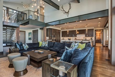 Stunning 6-Bedroom Chalet in Heart of Park City home House in Park City