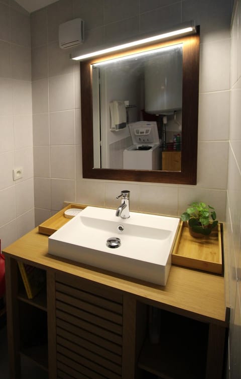 Bathroom, Kitchen or kitchenette