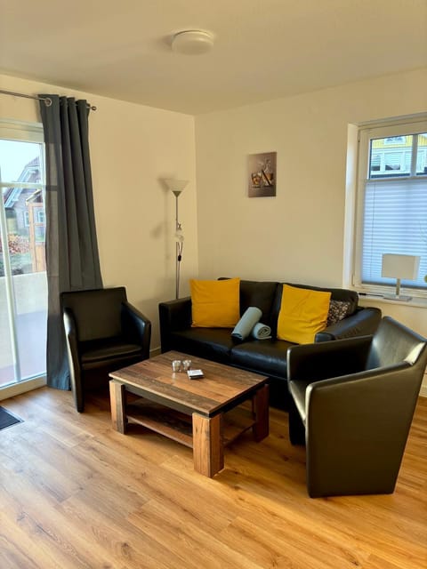 Living room, Photo of the whole room, Seating area