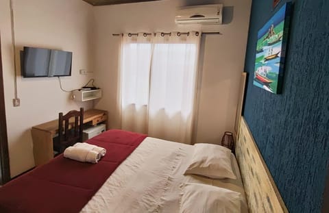 TV and multimedia, Photo of the whole room, Bedroom, air conditioner