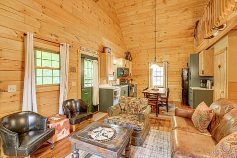 Fire Pit and Porch Warm and Woodsy Rothbury Escape! House in Wisconsin