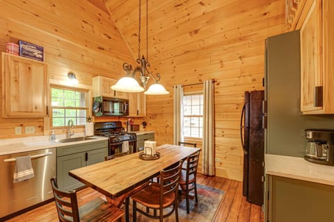 Fire Pit and Porch Warm and Woodsy Rothbury Escape! House in Wisconsin