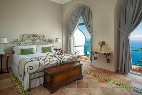 Bed, Balcony/Terrace, Bedroom, Sea view