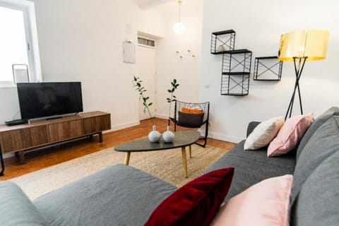 Moderno y Luminoso - Heros Apartment in Centro