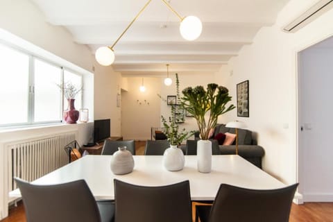 Moderno y Luminoso - Heros Apartment in Centro